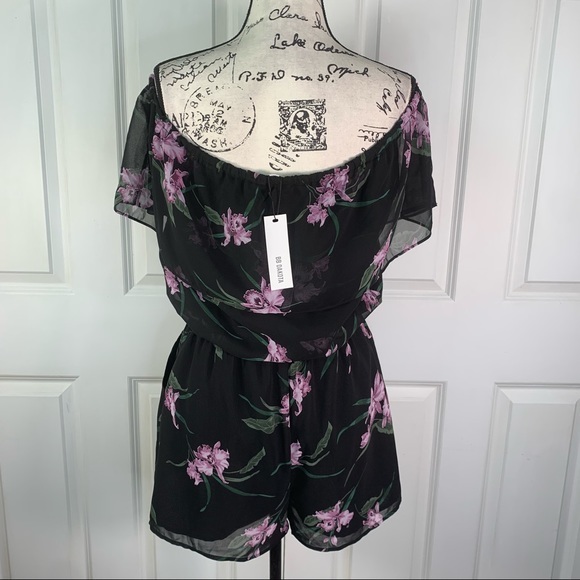 NWT BB Dakota Off the Shoulder Floral Romper - Picture 10 of 17
